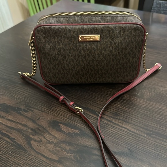 Michael Kors Jet Set signature - Picture 2 of 13